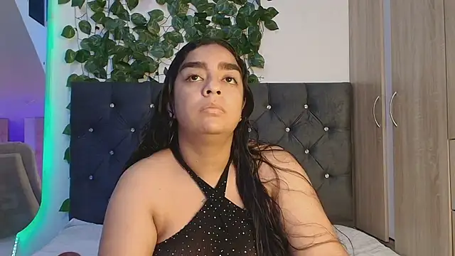 Snapshot of lauravince chatting on 05-30-26, 11:32 lauravince online show from 05-30-26, 11:32