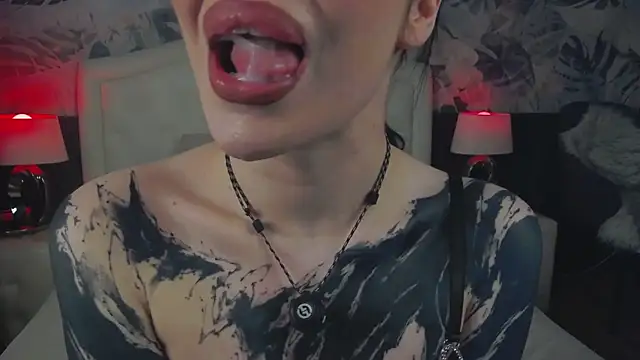 MaeveMoon online show from 04-16-26, 09:39