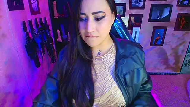 cherryy bombshelll online show from 01-14-26, 04:54