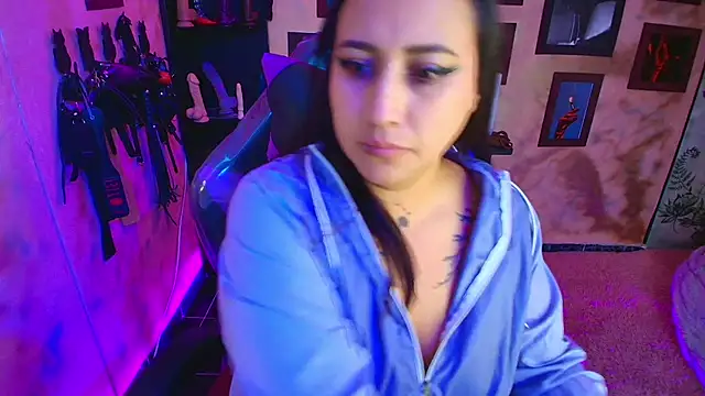 cherryy bombshelll online show from 10-29-25, 05:56