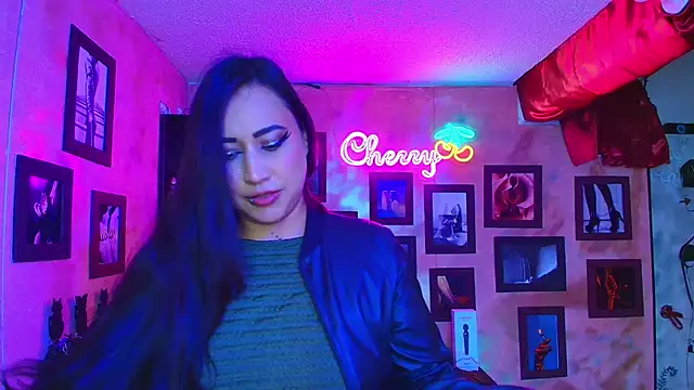 cherryy bombshelll online show from 01-06-26, 04:55