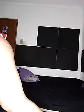 Ezella1 online show from 04-19-26, 04:30