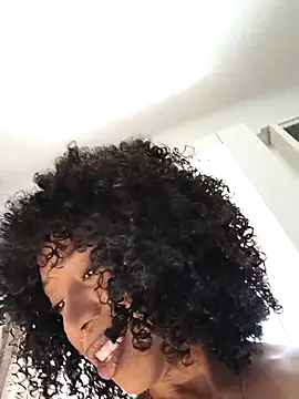 Snapshot of dianagolley420 chatting on 03-27-26, 02:51 dianagolley420 online show from 03-27-26, 02:51