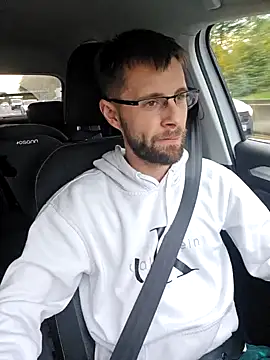 ademandjulia online show from 10-28-25, 03:33