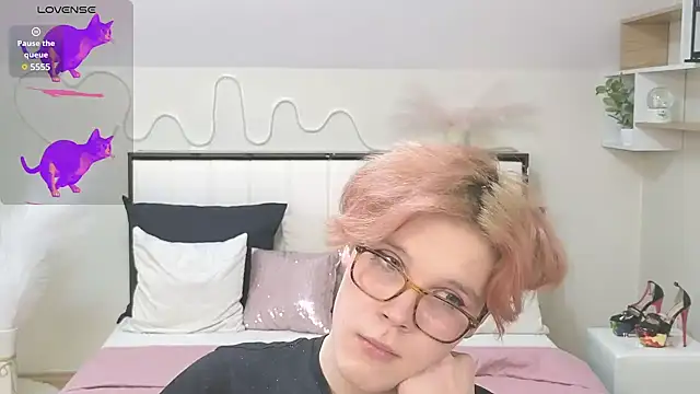 LouiseCoke online show from 02-14-25, 12:30