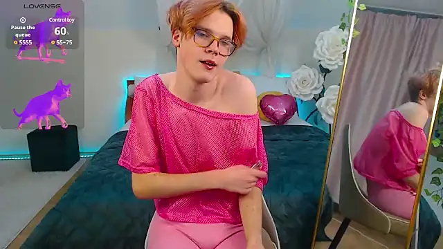 LouiseCoke online show from 02-19-25, 09:36