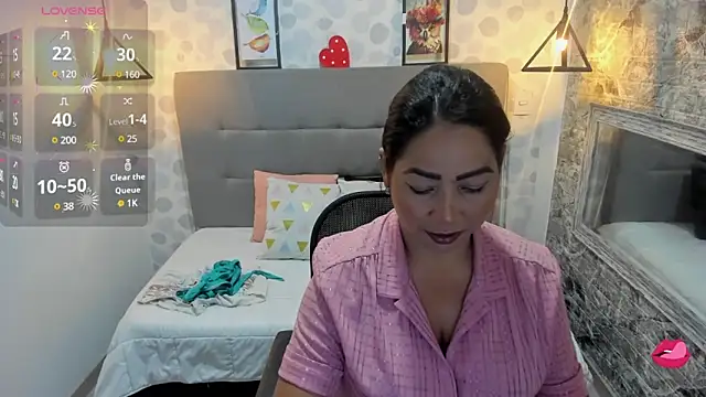 Snapshot of Michelle__taylor chatting on 03-02-25, 11:06 Michelle taylor online show from 03-02-25, 11:06
