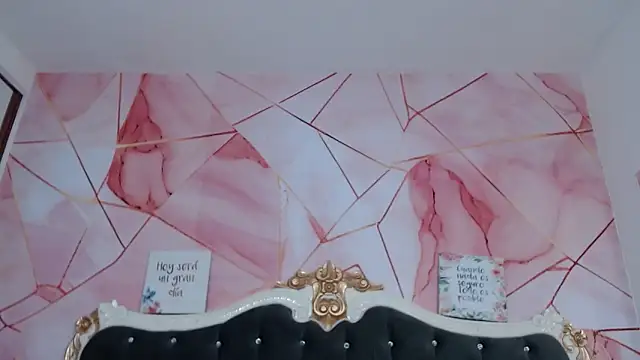 LindaBird online show from 10-31-25, 12:24