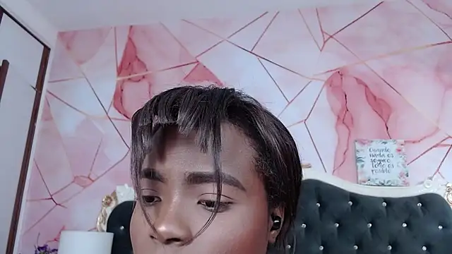 LindaBird online show from 12-17-25, 10:48