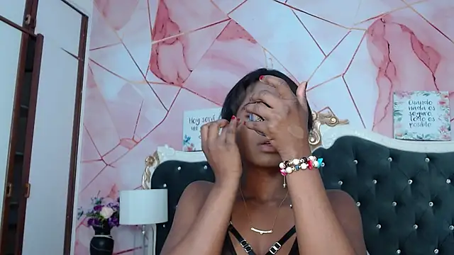 LindaBird online show from 09-22-25, 08:04