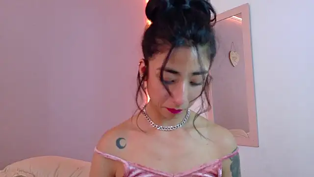 Snapshot of oishii_ambar chatting on 02-18-25, 05:20 oishii ambar online show from 02-18-25, 05:20