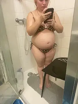 Princessemisse online show from 12-22-25, 05:02