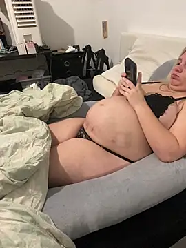 Princessemisse online show from 12-21-25, 05:03