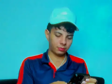 Snapshot of Alessandro_1610 chatting on 02-16-26, 06:12 Alessandro 1610 online show from 02-16-26, 06:12