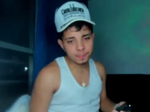 Snapshot of Alessandro_1610 chatting on 09-26-25, 06:53 Alessandro 1610 online show from 09-26-25, 06:53