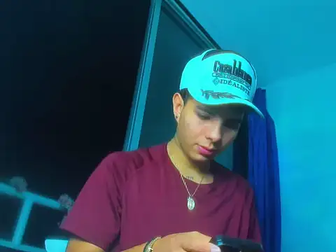 Snapshot of Alessandro_1610 chatting on 10-24-25, 05:39 Alessandro 1610 online show from 10-24-25, 05:39