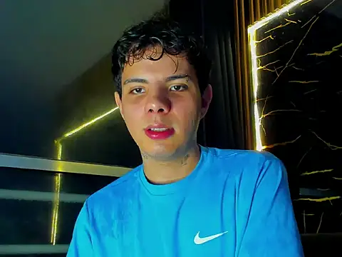 Alessandro 1610 online show from 06-18-26, 04:55