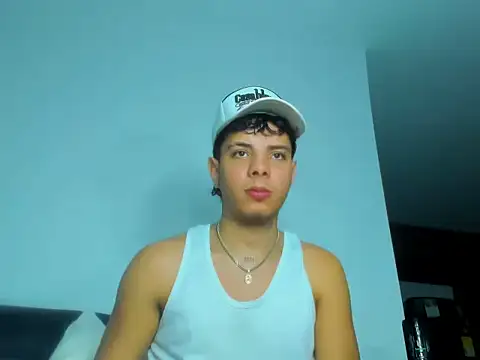 Snapshot of Alessandro_1610 chatting on 09-15-25, 02:34 Alessandro 1610 online show from 09-15-25, 02:34