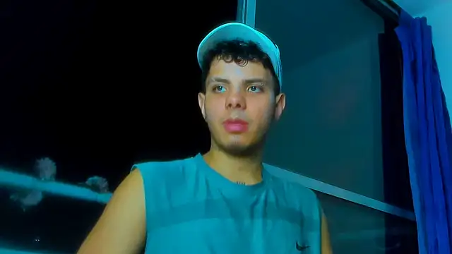 Snapshot of Alessandro_1610 chatting on 11-16-25, 11:52 Alessandro 1610 online show from 11-16-25, 11:52