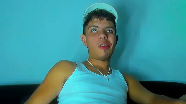 Snapshot of Alessandro_1610 chatting on 02-07-26, 03:14 Alessandro 1610 online show from 02-07-26, 03:14