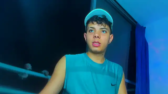 Snapshot of Alessandro_1610 chatting on 11-03-25, 04:28 Alessandro 1610 online show from 11-03-25, 04:28