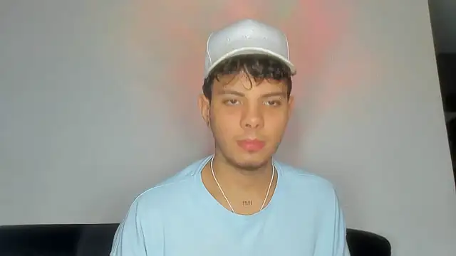 Snapshot of Alessandro_1610 chatting on 02-22-26, 04:59 Alessandro 1610 online show from 02-22-26, 04:59