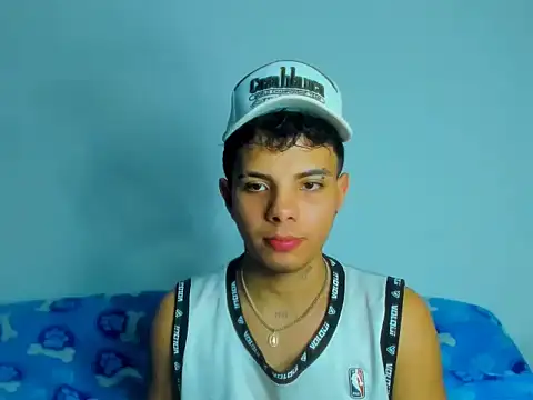 Snapshot of Alessandro_1610 chatting on 09-12-25, 04:45 Alessandro 1610 online show from 09-12-25, 04:45