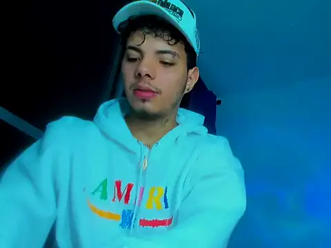 Snapshot of Alessandro_1610 chatting on 09-30-25, 06:19 Alessandro 1610 online show from 09-30-25, 06:19