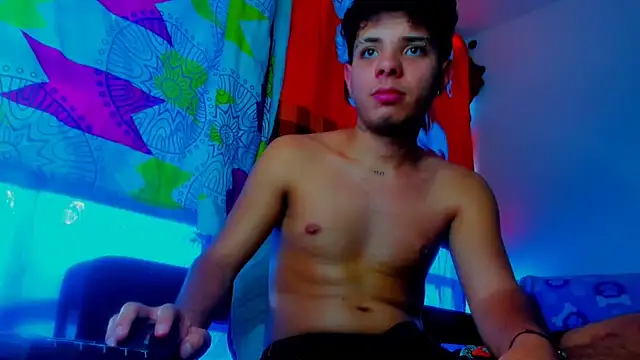 Snapshot of Alessandro_1610 chatting on 11-07-25, 09:30 Alessandro 1610 online show from 11-07-25, 09:30