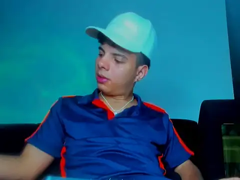 Snapshot of Alessandro_1610 chatting on 02-12-26, 11:26 Alessandro 1610 online show from 02-12-26, 11:26