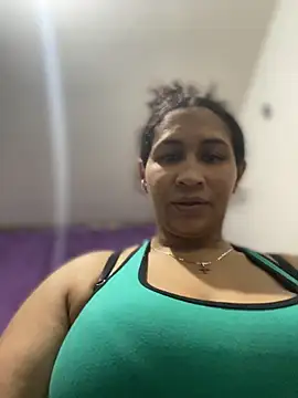 Snapshot of Carola-Ross chatting on 07-16-26, 01:24 Carola-Ross online show from 07-16-26, 01:24