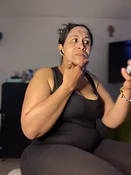 Carola-Ross online show from 10-28-25, 05:34