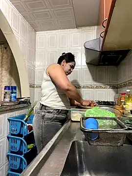 Carola-Ross online show from 10-25-25, 07:14