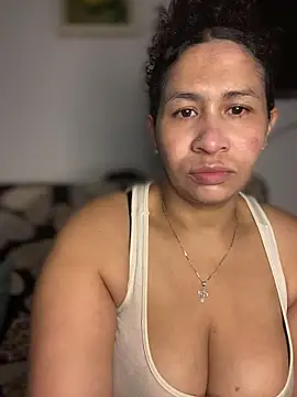 Snapshot of Carola-Ross chatting on 07-06-26, 11:50 Carola-Ross online show from 07-06-26, 11:50
