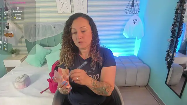 abby apple online show from 10-28-25, 01:43