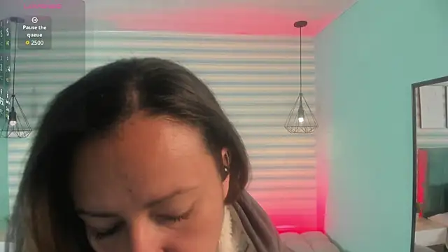 abby apple online show from 10-07-25, 01:34