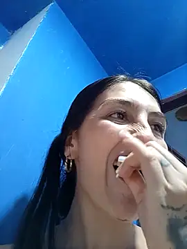 single mother indecent online show from 11-03-25, 04:43