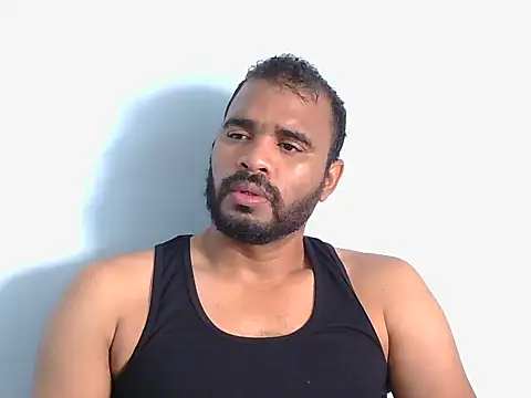 Snapshot of YOX22 chatting on 10-06-25, 01:34 YOX22 online show from 10-06-25, 01:34
