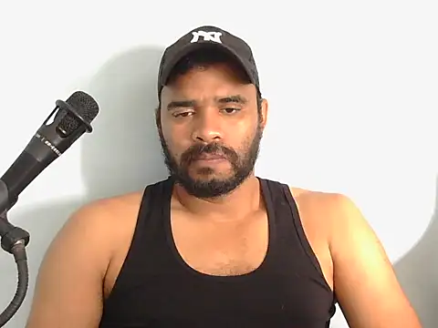 Snapshot of YOX22 chatting on 10-16-25, 01:52 YOX22 online show from 10-16-25, 01:52