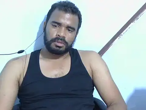 Snapshot of YOX22 chatting on 10-23-25, 05:17 YOX22 online show from 10-23-25, 05:17