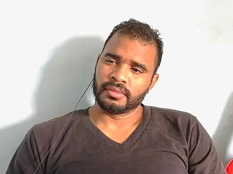 Snapshot of YOX22 chatting on 09-29-25, 02:01 YOX22 online show from 09-29-25, 02:01