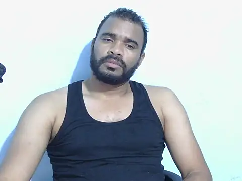 Snapshot of YOX22 chatting on 10-10-25, 04:46 YOX22 online show from 10-10-25, 04:46