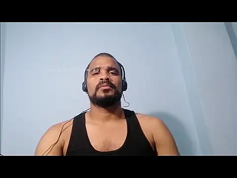 Snapshot of YOX22 chatting on 03-20-25, 05:35 YOX22 online show from 03-20-25, 05:35