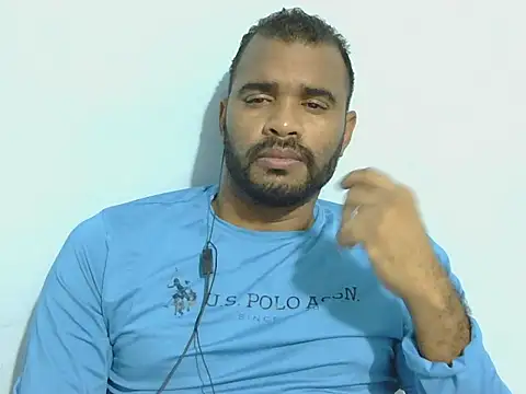 Snapshot of YOX22 chatting on 09-19-25, 05:33 YOX22 online show from 09-19-25, 05:33