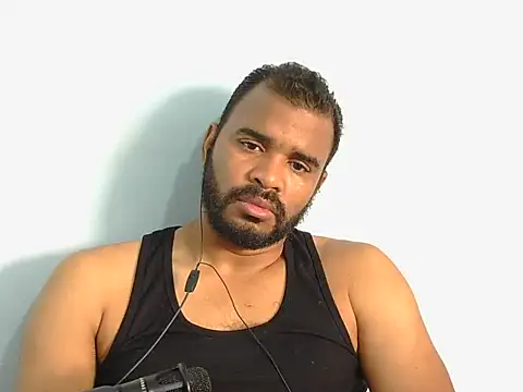 Snapshot of YOX22 chatting on 10-07-25, 01:56 YOX22 online show from 10-07-25, 01:56