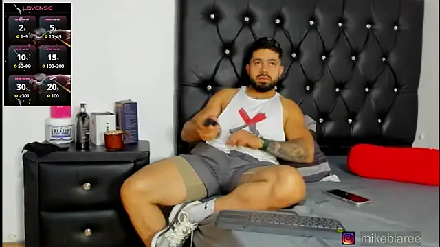 Snapshot of mikeblaree chatting on 04-28-26, 07:51 mikeblaree online show from 04-28-26, 07:51