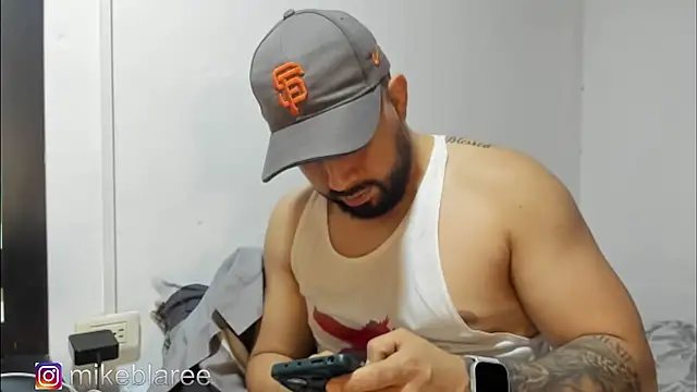 mikeblaree online show from 10-25-25, 03:28