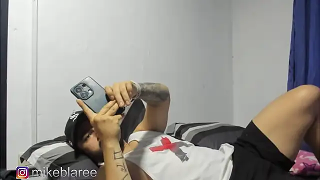 mikeblaree online show from 10-30-25, 03:20