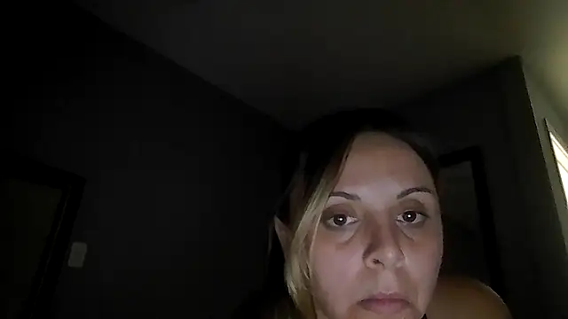 Snapshot of ShysluutGia chatting on 07-08-26, 04:35 ShysluutGia online show from 07-08-26, 04:35