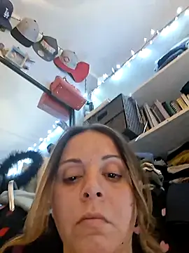 Snapshot of ShysluutGia chatting on 07-07-26, 10:19 ShysluutGia online show from 07-07-26, 10:19